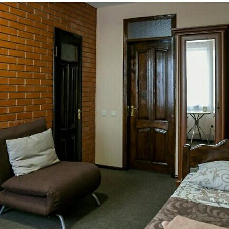 Hotel-restaurant complex S Legkim Parom Brovary Extérieur photo