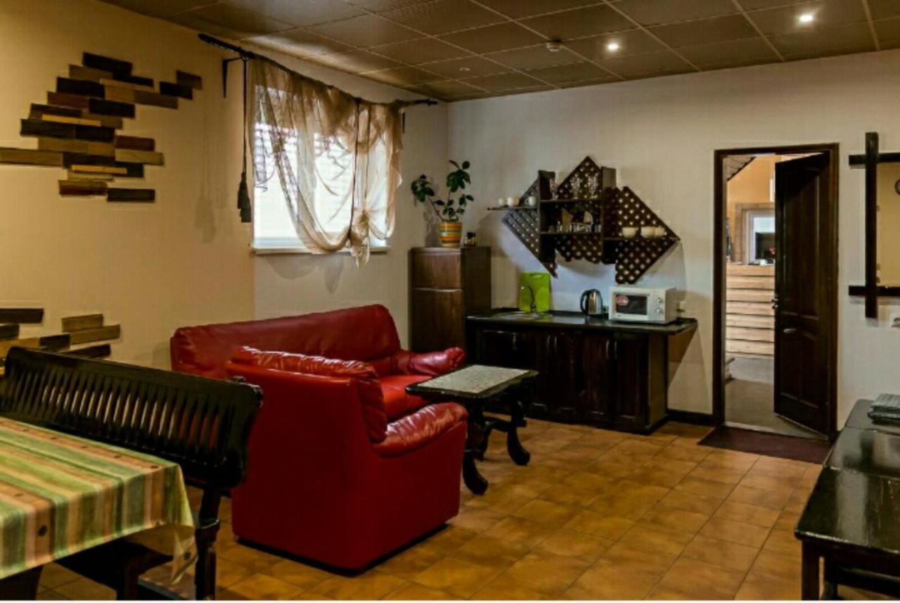 Hotel-restaurant complex S Legkim Parom Brovary Extérieur photo